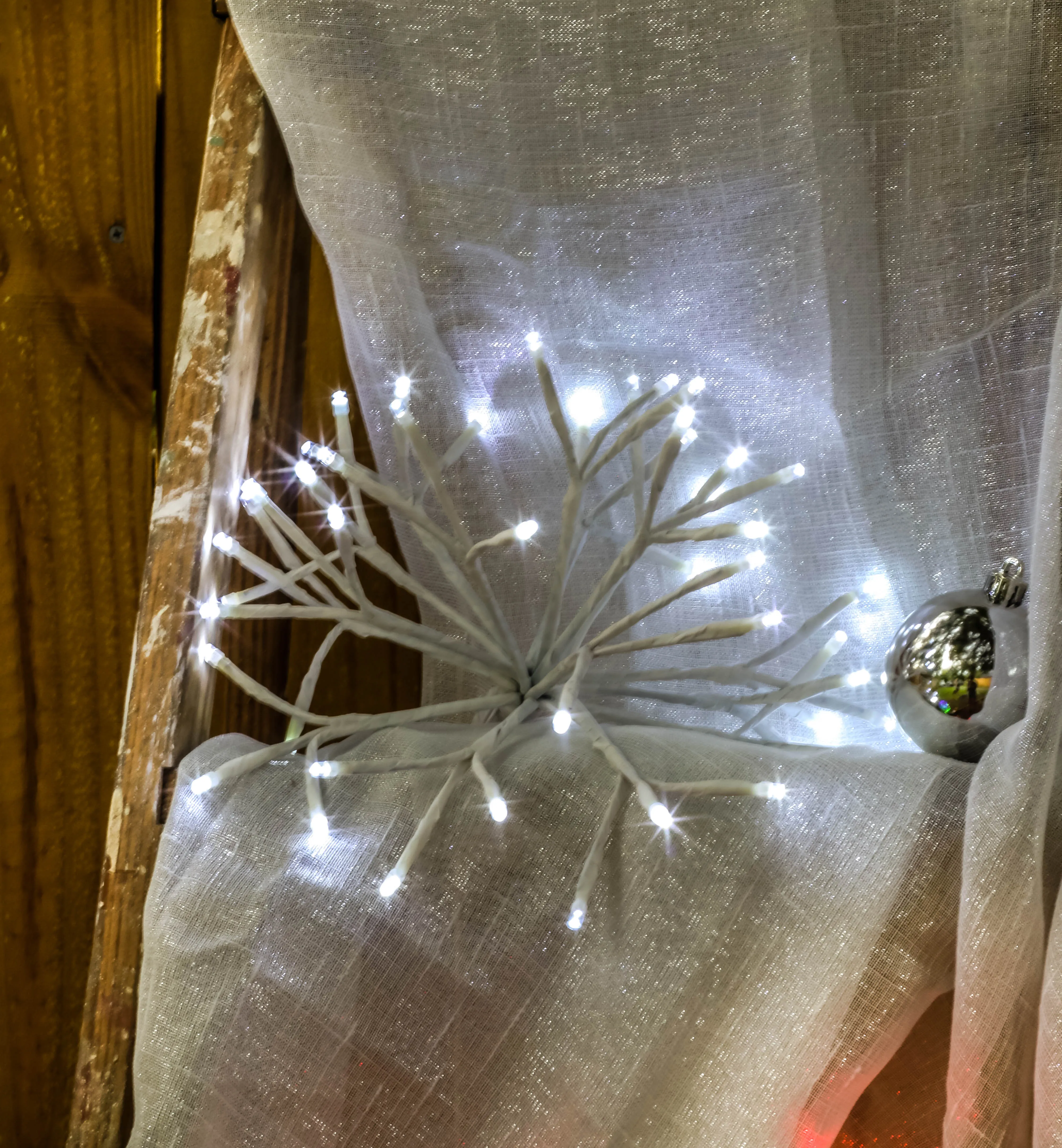 10" Twinkling LED Starburst Clusters