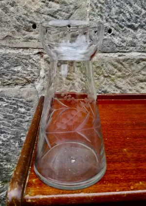 Clear glass bulb vase
