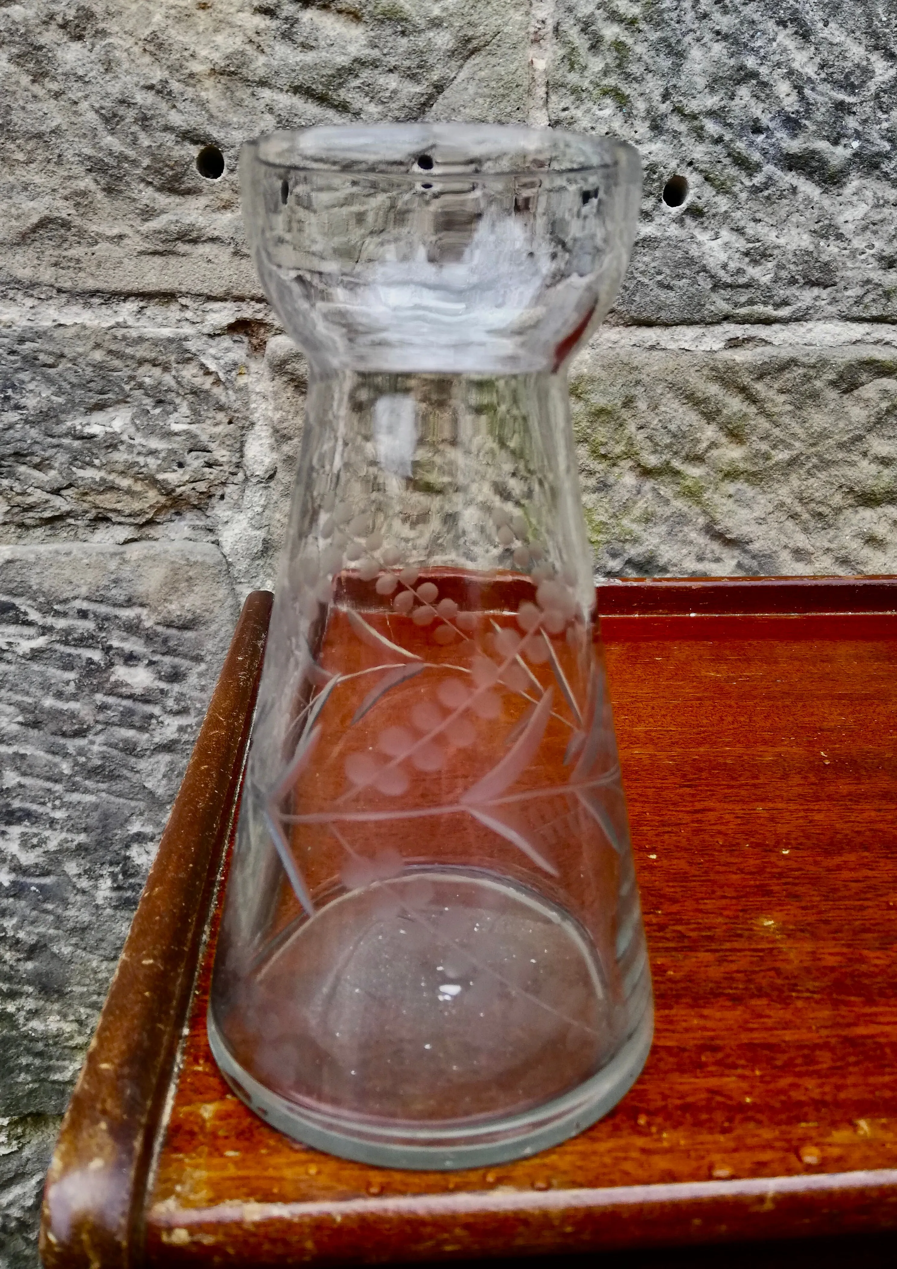 Clear glass bulb vase